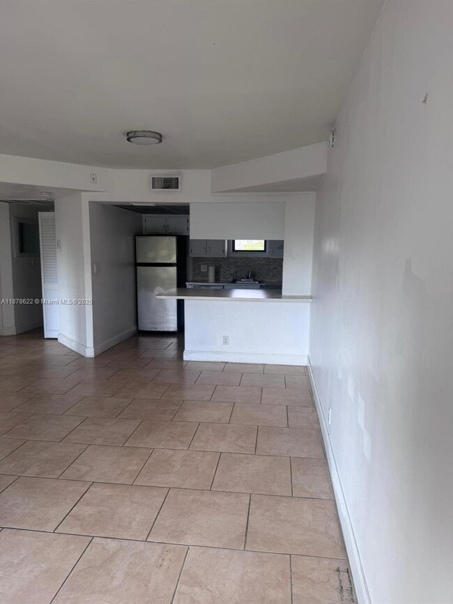 Photo - 8290 Lake Dr Unidad 441