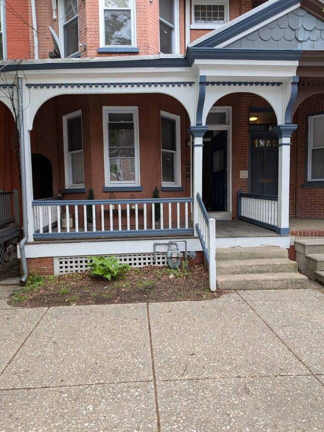 Photo - 806 N Van Buren St Unit Apt. 1 Front