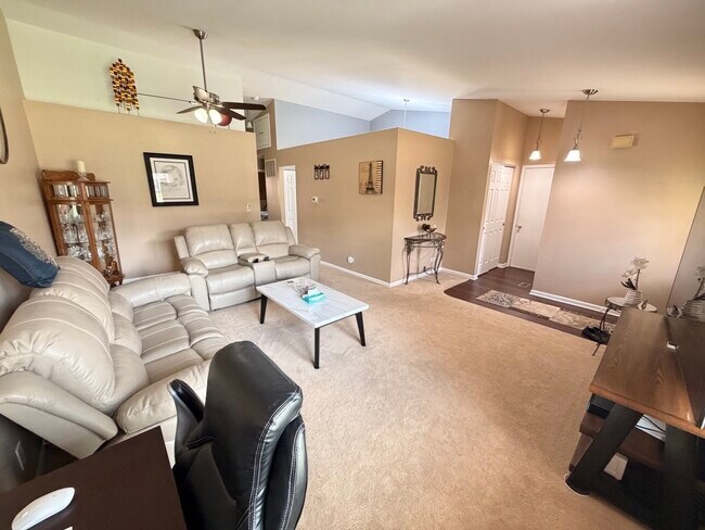 Photo - 1219 Huntington Dr