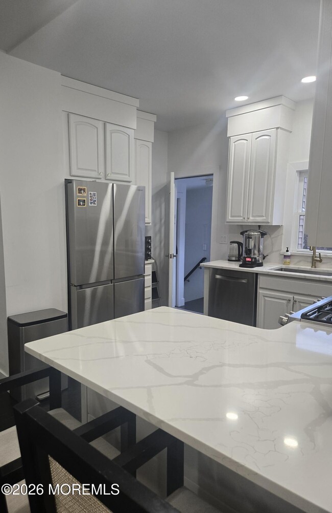 Photo - 486 W Lincoln Ave