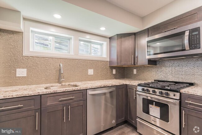 Building Photo - 705 Quackenbos St NW Unit B Rental
