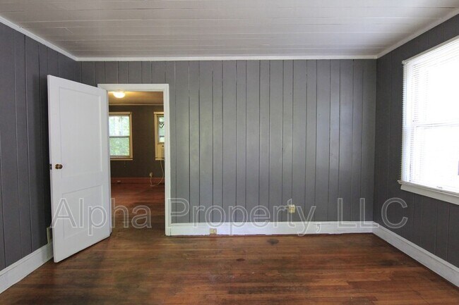 Photo - 301 Dupont Dr Unidad B