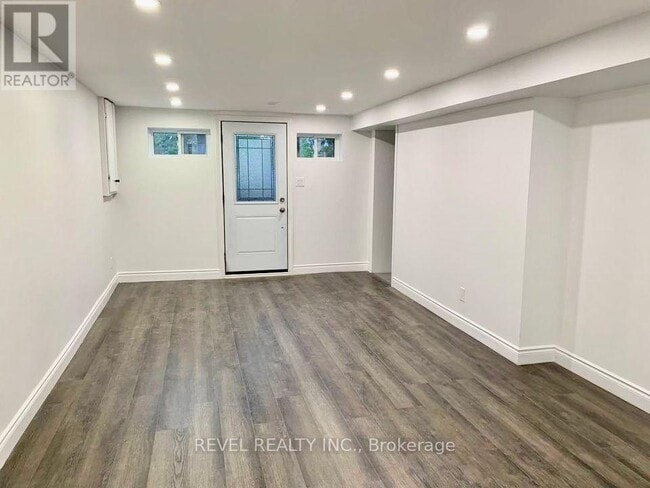 Photo - 636 Scarlett Rd