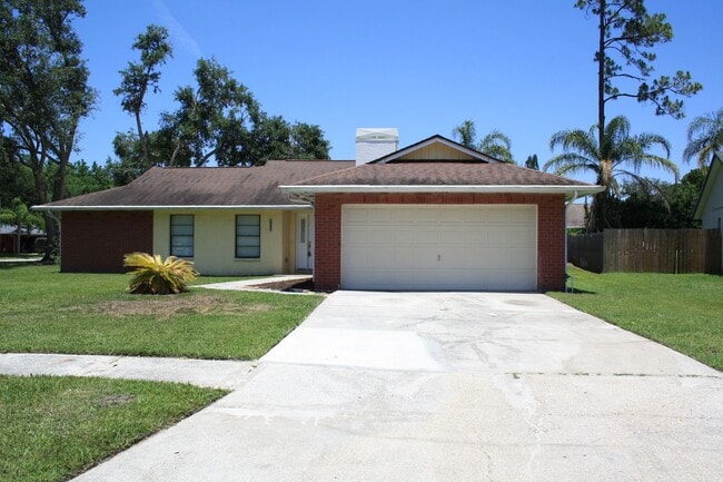 Enjoy Peaceful Living in this Northdale Co... - Enjoy Peaceful Living in this Northdale Co... House