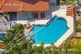 Building Photo - 738 NE 90th St