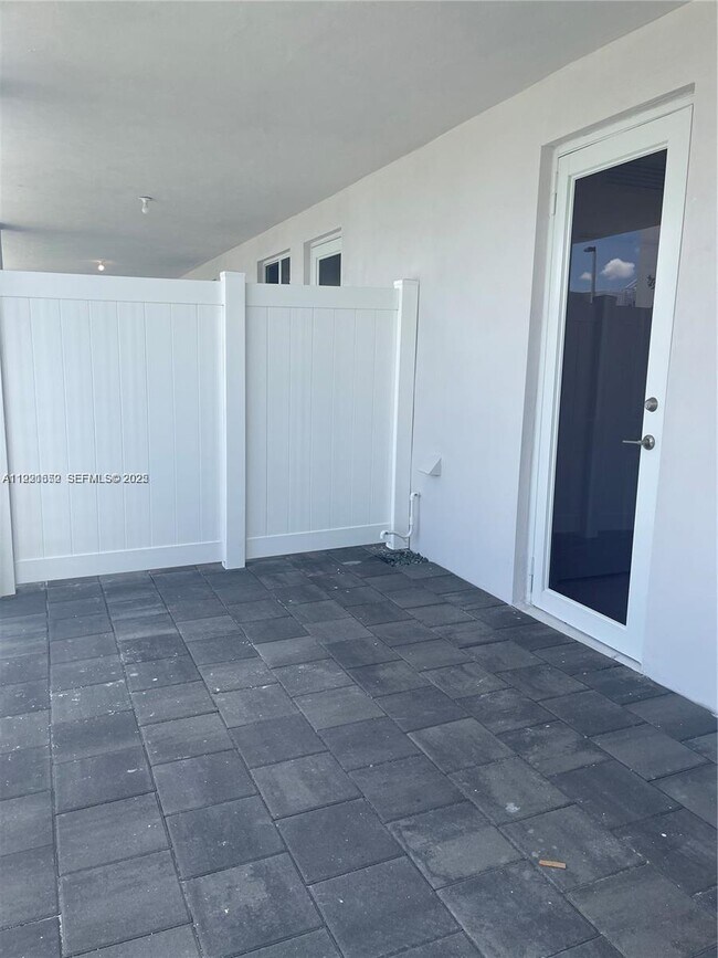 Photo - 10300 NW 66th St Unit 104