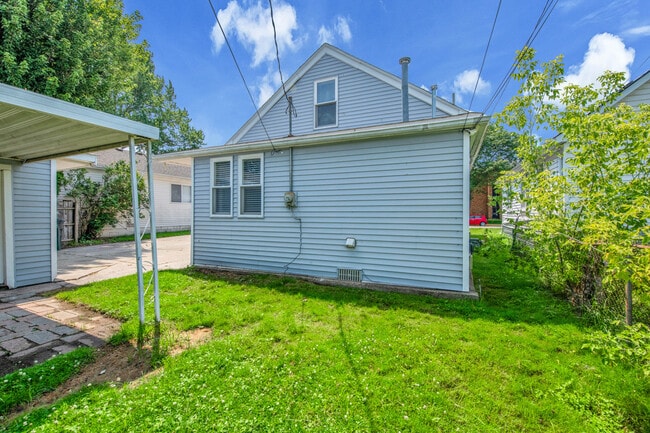 Photo - 23045 E Thirteen Mile Rd