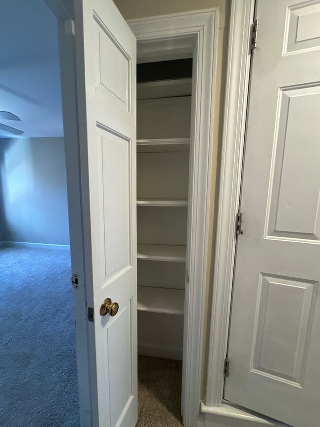 Photo - Spacious and inviting 3-bedroom