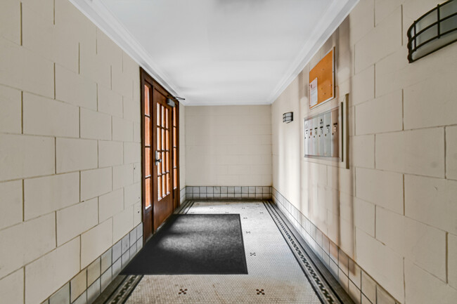 Photo - 5454 S Cornell Ave