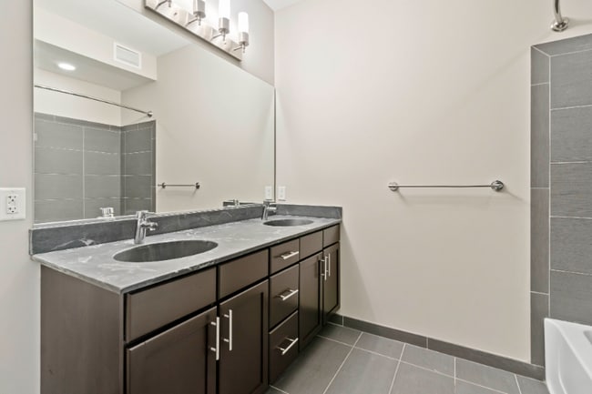 Photo - 120 N Desplaines St