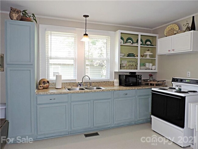 Photo - Charming Home for Rent in Newton, North Carolina!