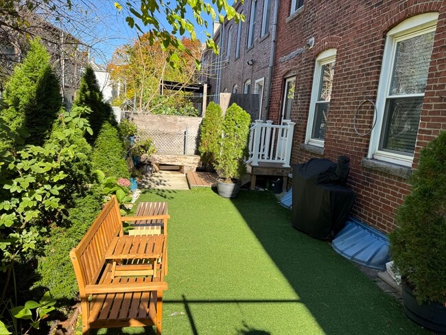 Photo - 18 Holmes St