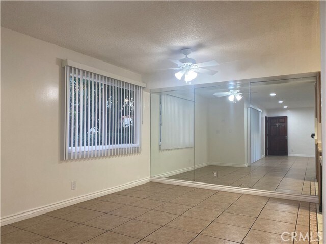 1146 E Lexington Dr