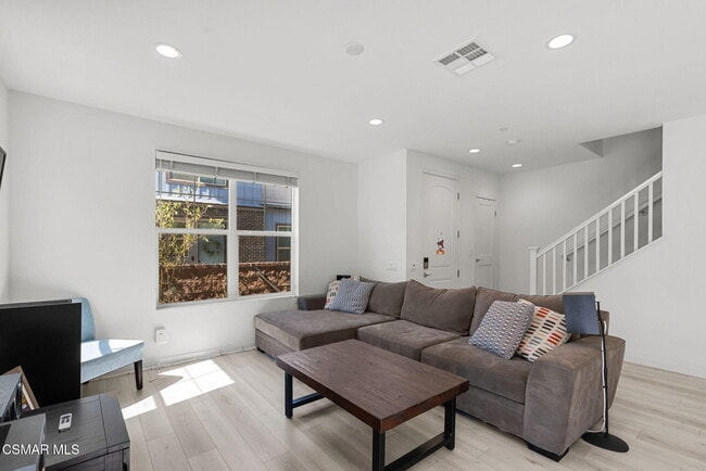 Photo - 122 Red Brick Dr