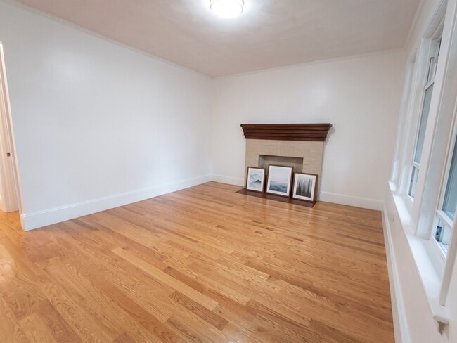 Photo - 135 Safford St Unit 1