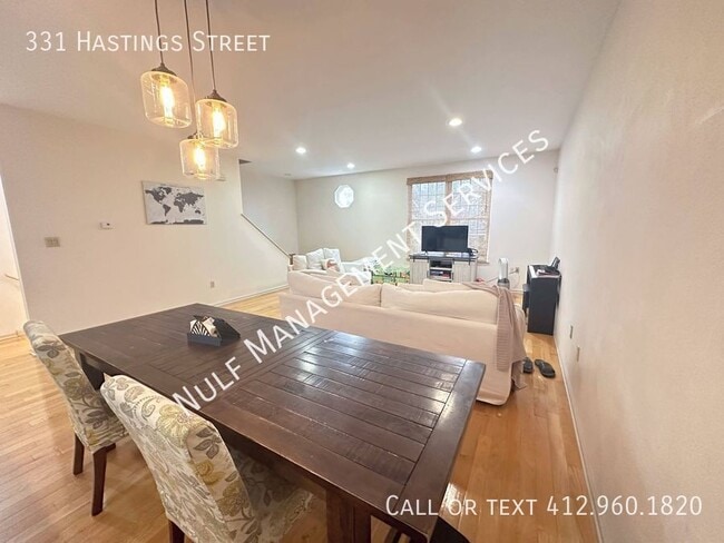 Photo - 331 Hastings St