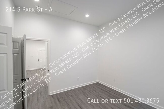 Building Photo - 214 S Park St Unit A