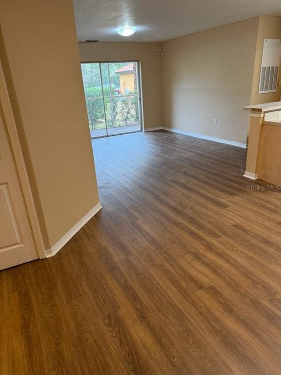 Photo - 5463 Vineland Rd Unit 5101