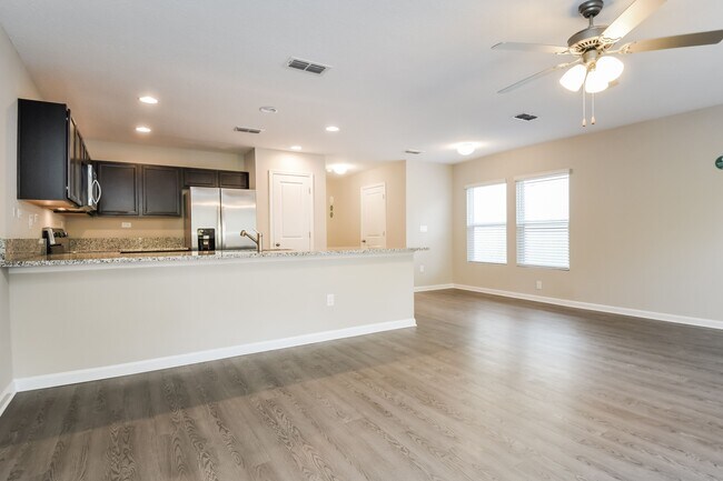 Photo - 783 Henley Ct