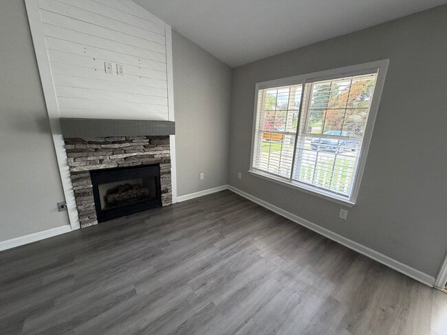 Photo - 219 Long Creek Dr