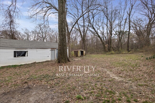 Photo - 2185 Slocum Ave