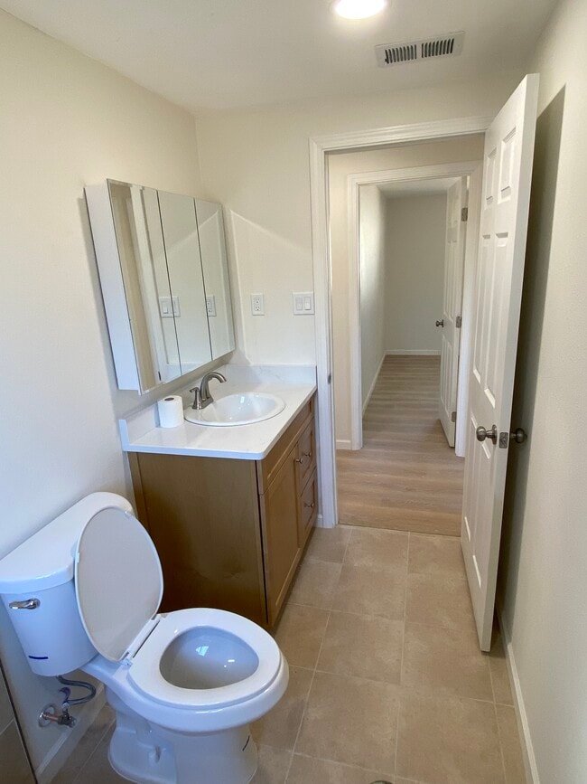 Photo - 11113 Haines Ave NE