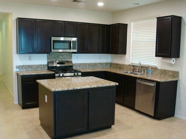 Photo - 38539 Divot Dr