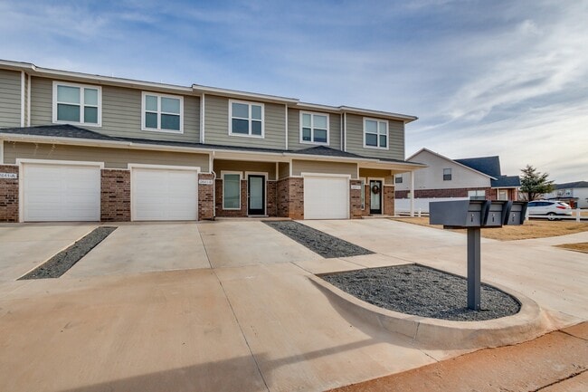 Building Photo - 2641 Cedar Tree Rd Unit B