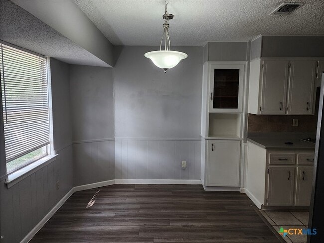 Photo - 1807 Janis Dr