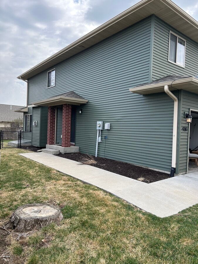 Photo - 930 Stinocher St