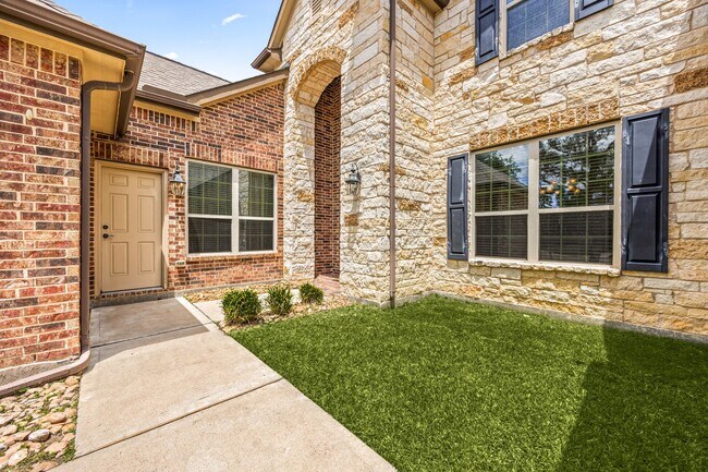 9338 Taylor Cliff Ln