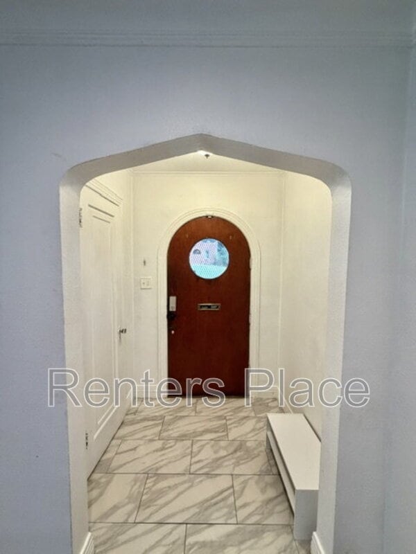 Photo - 2233 N Denver Blvd