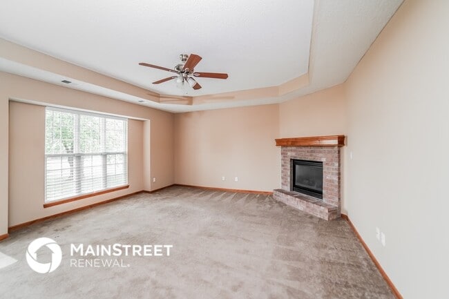 Photo - 715 Country Ln