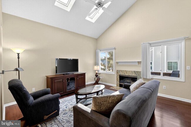 Photo - 406 Margit Ct Unidad 182