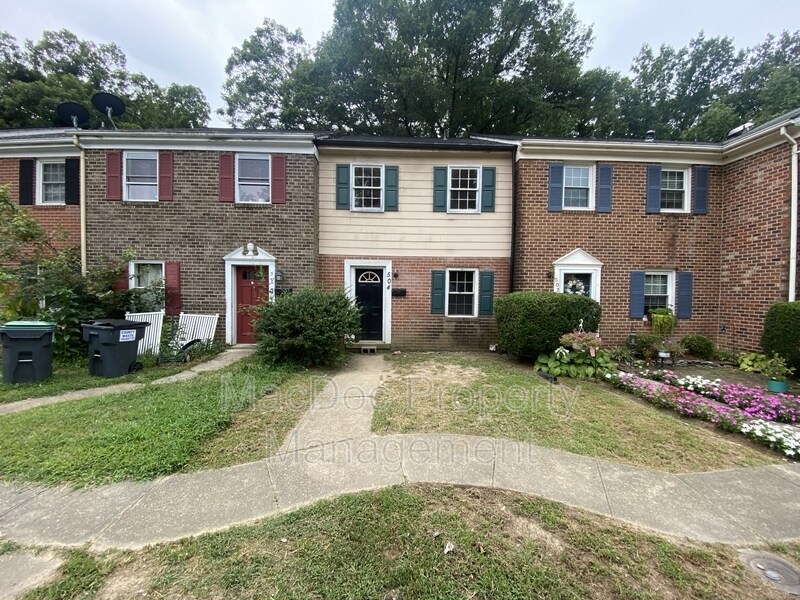 Photo - 504 Olde Greenwich Cir Townhome
