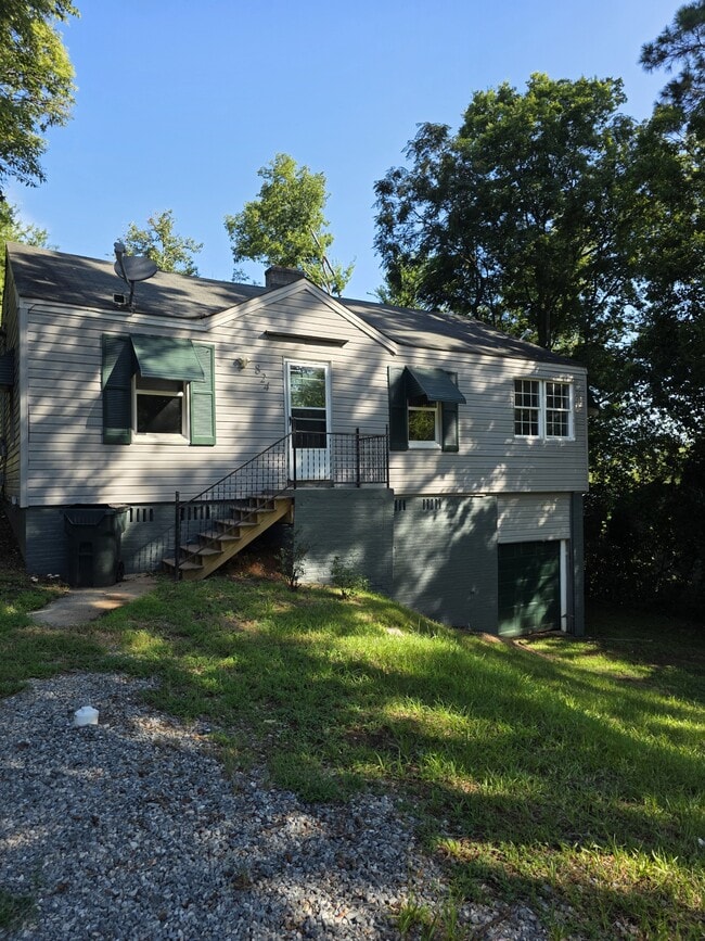 Building Photo - 824 Matheson Rd Rental