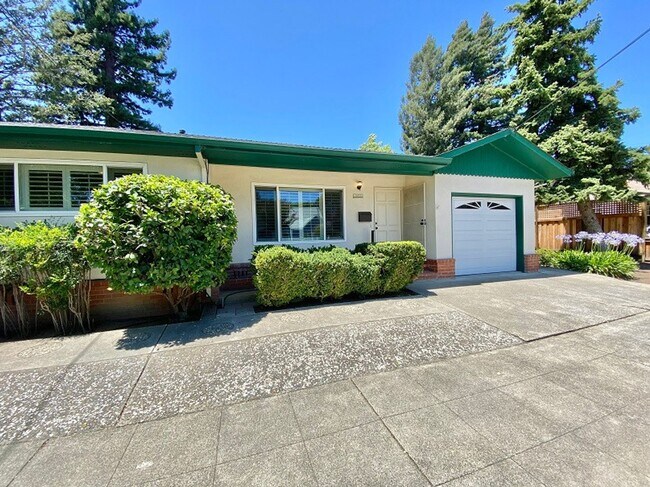 Photo - Beautifully Renovated 2-Bedroom Duplex Near Downtown Napa & Fuller Park