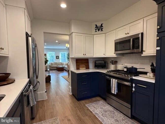 Photo - 810 E Elm St