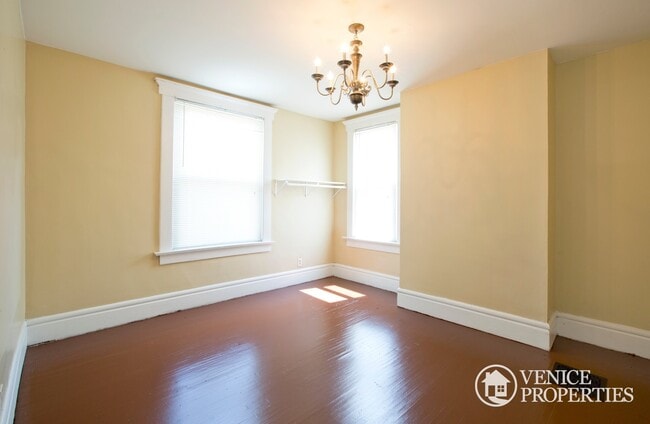 Photo - 1637 N 4th St