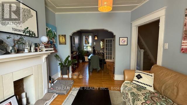 Photo - 364 Harbord St