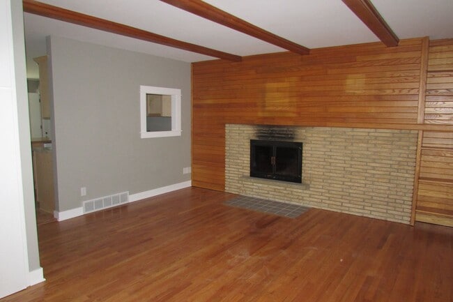 Building Photo - 6405 Alison Ln Unit 6405