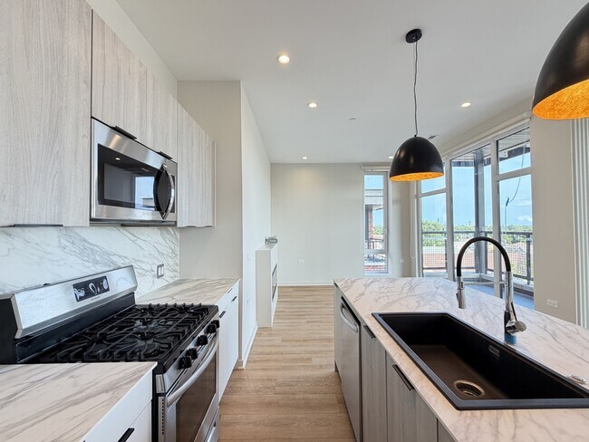 Photo - 3207 N Narragansett Ave Unit 804