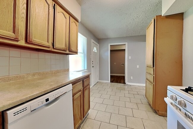Photo - 4731 Bedford Dr