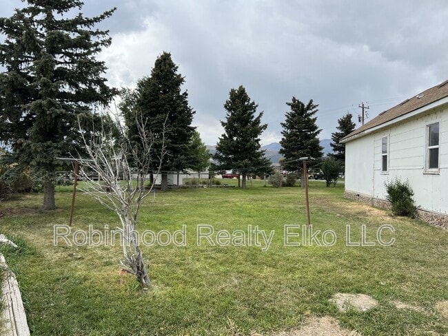 Photo - 380 Moor Ave