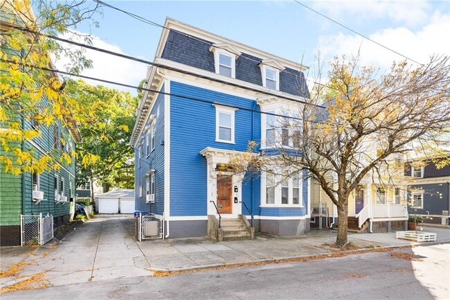 Building Photo - 36 Wood St Unit 2