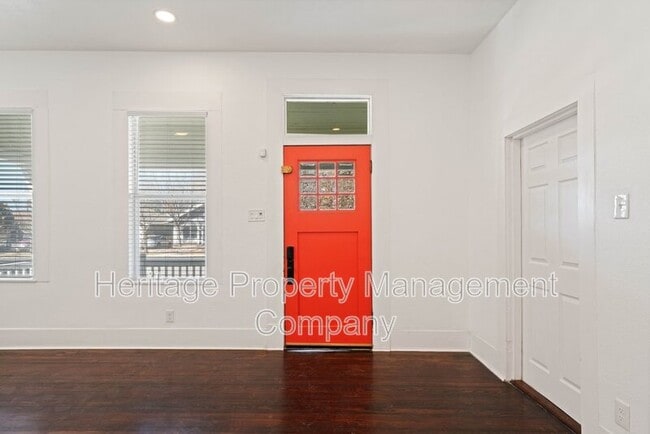 Photo - 1106 W Summit Ave.