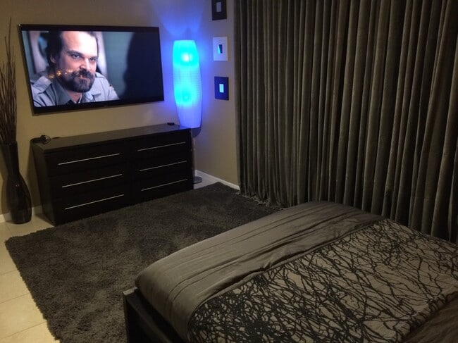 Photo - 201 Desoto St