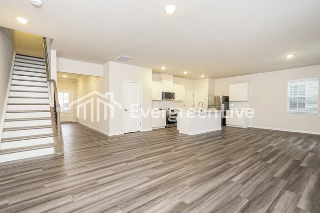 Photo - 5597 Hydrangea St