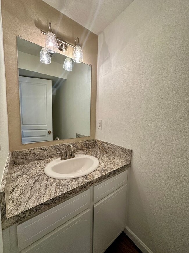 Photo - Updated Two Bedroom Condo in Keizer