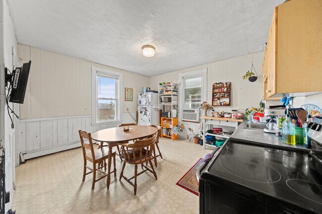 Photo - 50 Fisher Ave Unit B2